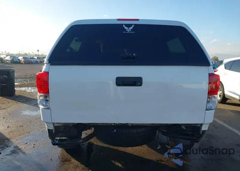 2007 Toyota Tundra Limited 5.7L V8 z USA, uszkodzony, nr VIN 5TBEV58117S459216